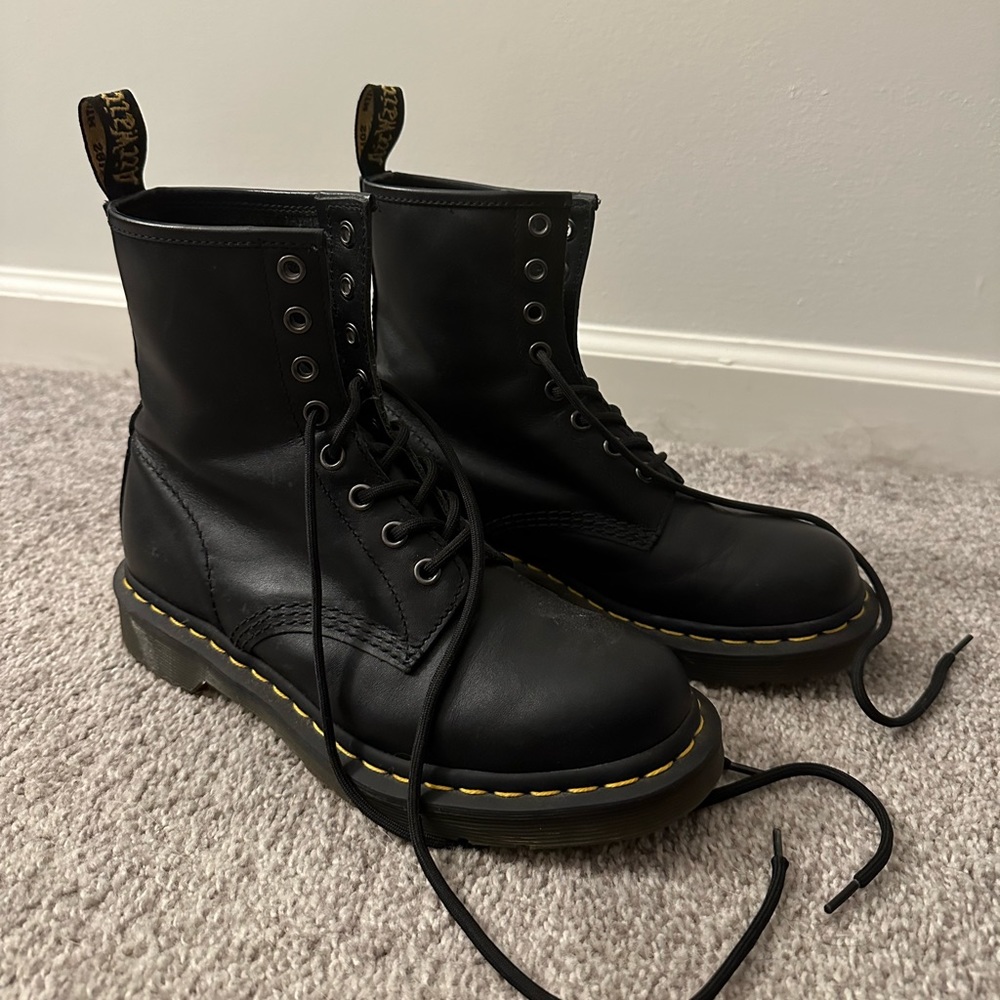 Dr. Martens - Women’s